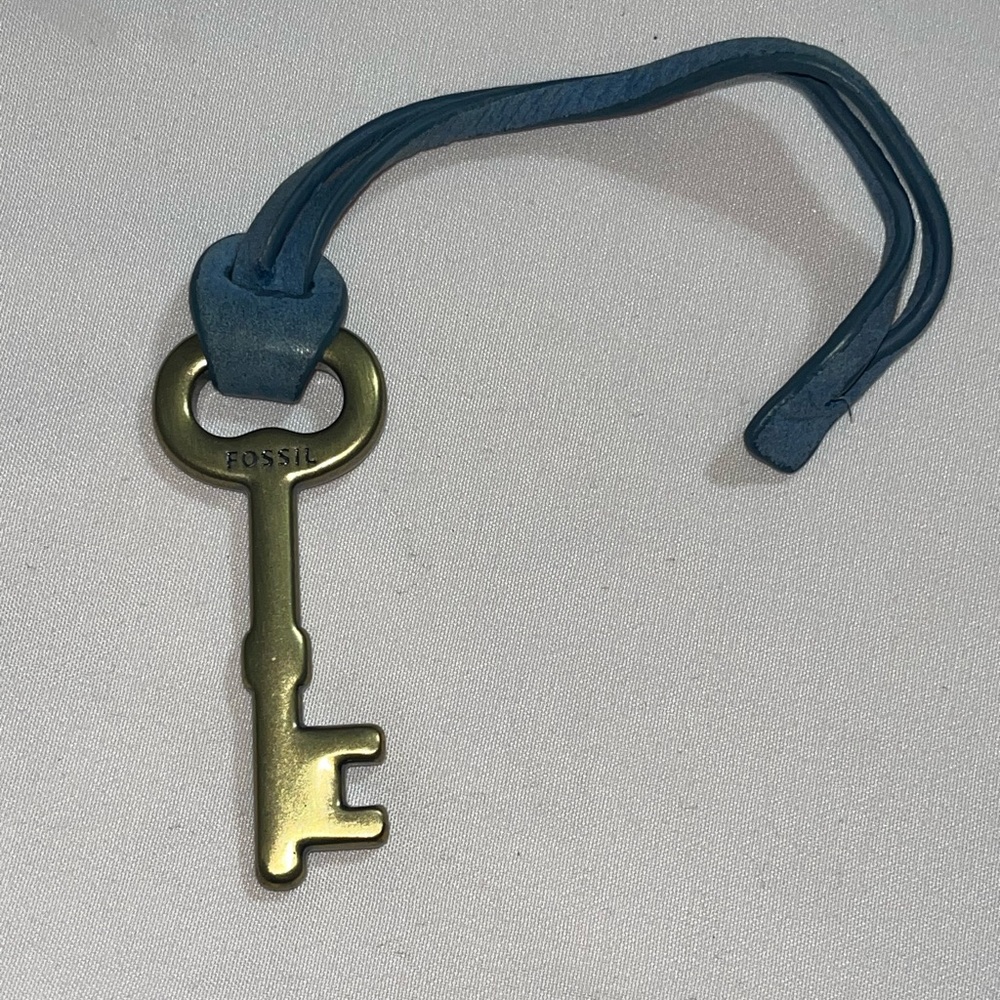Fossil purse replacement is Key Fob blue leather cord 5” - Picture 5 of 6